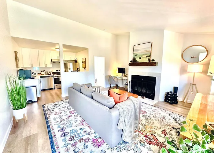 Chic & Cozy Oakland Getaway!