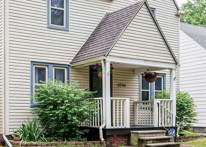 Rachel'S Private Hideaway With King Bed, Kitchen, Laundry, Parking And Big Yard