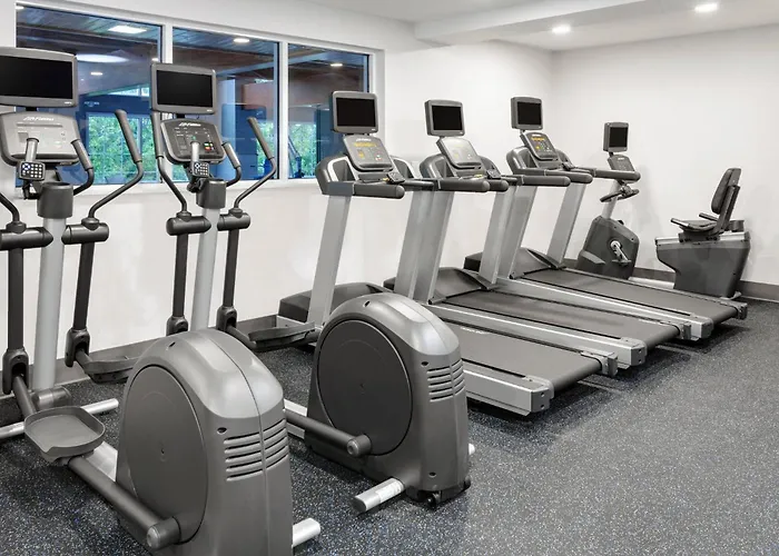 Holiday Inn Express & Suites Port Washington By Ihg