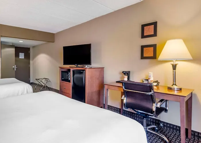 Comfort Inn & Suites Raphine - Lexington Near I-81 And I-64