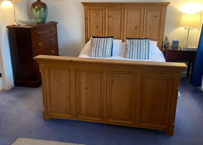 Beautiful Private Room With Kingsize Bed And Large Private En-Suite