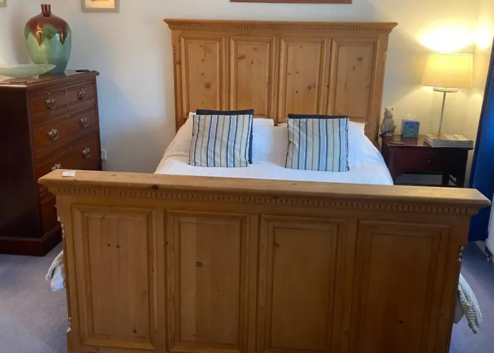 Beautiful Private Room With Kingsize Bed And Large Private En-Suite