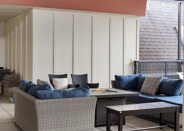 Lakeview Splendor- 7Br Penthouse Bliss Combo Unit