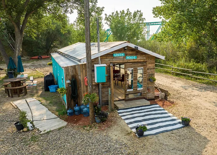 D4 Badlands Bunker Dome- 1 Queen Pet Friendly