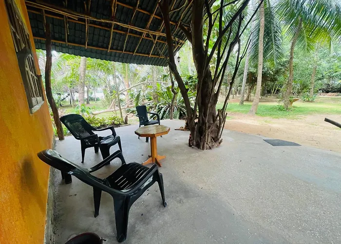 Lakeside Cabana Tissamaharama