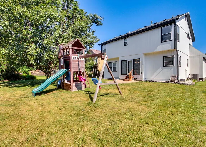 Spacious Olathe Home W/ Fireplace: Near Parks!