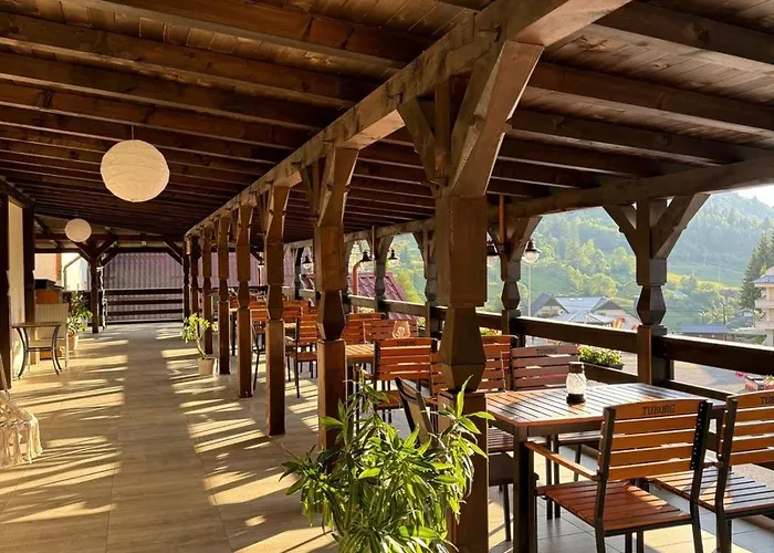 Hotel River