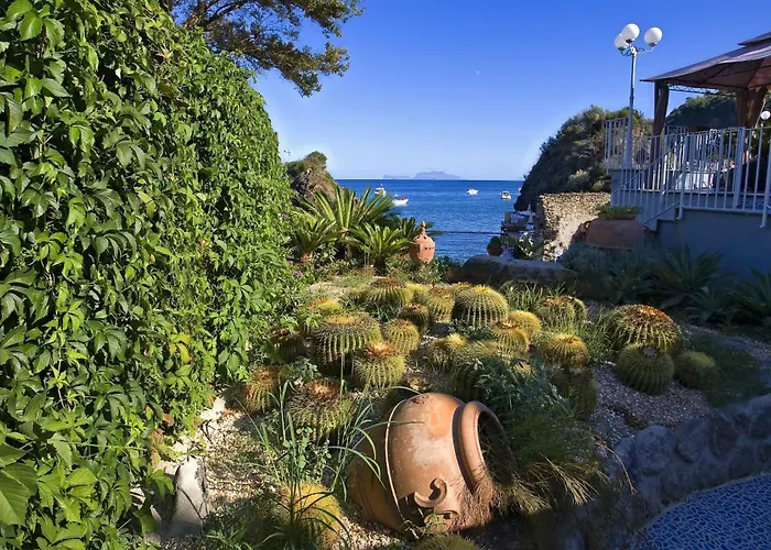 Strand Hotel Delfini