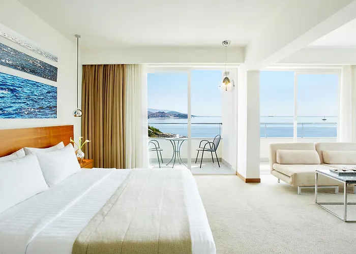 Lucy Hotel