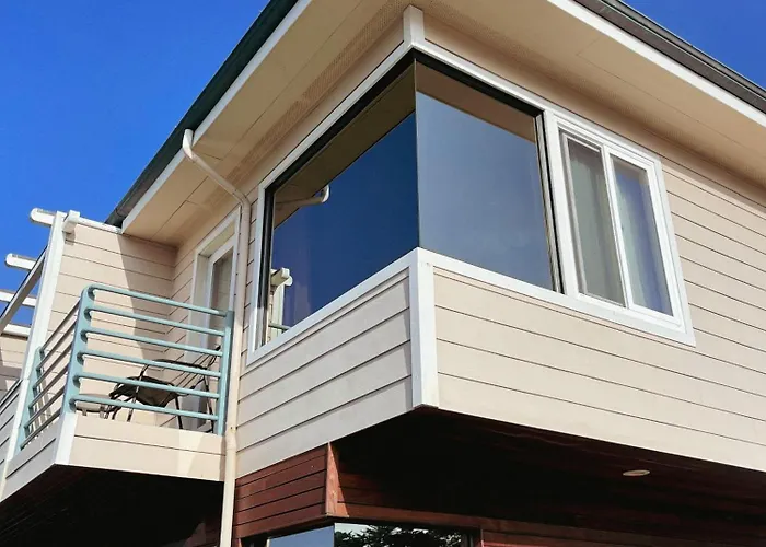 Cambria Landing Inn And Suites