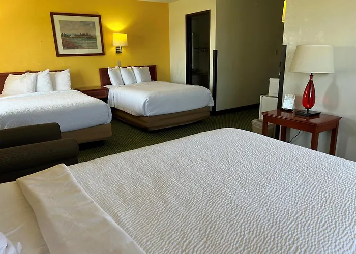 Days Inn By Wyndham Great Bend