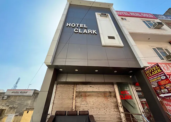 Hotel O Clark