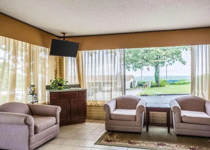 Days Inn By Wyndham Batesville Ar