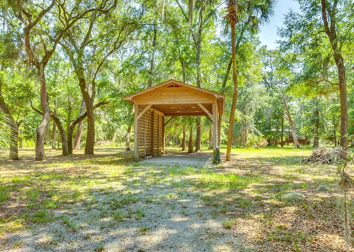 Near Edisto Beach State Park: Home W/ Lanais!