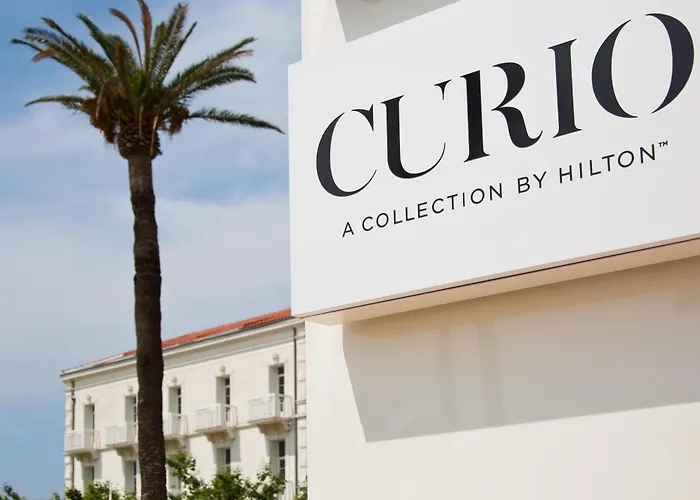 Grand Hôtel des Sablettes Plage - Curio Collection by Hilton+++