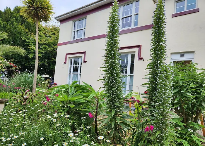Rose Court Holiday Apartments