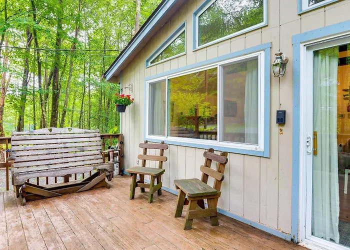 Deck & Fire Pit: Pet-Friendly Pocono Lake Abode!