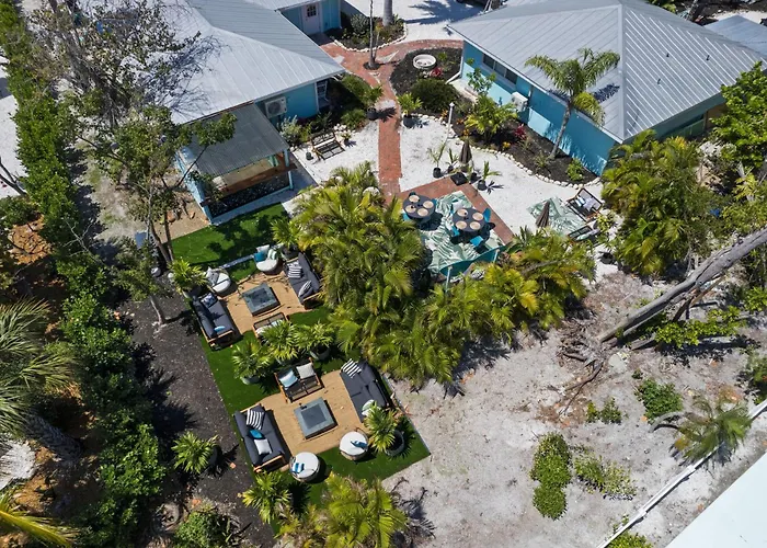 Creole Garden Cottage At Palmview Inn Of Sanibel With Bikes