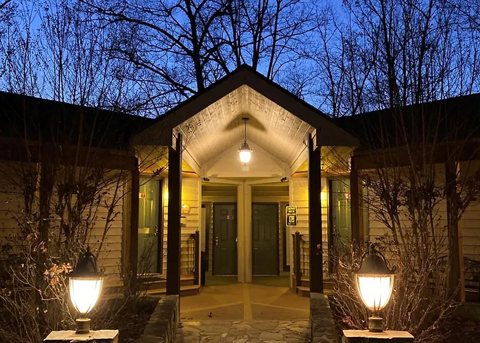 Halesford Harbour Resort - Smith Mountain Lake