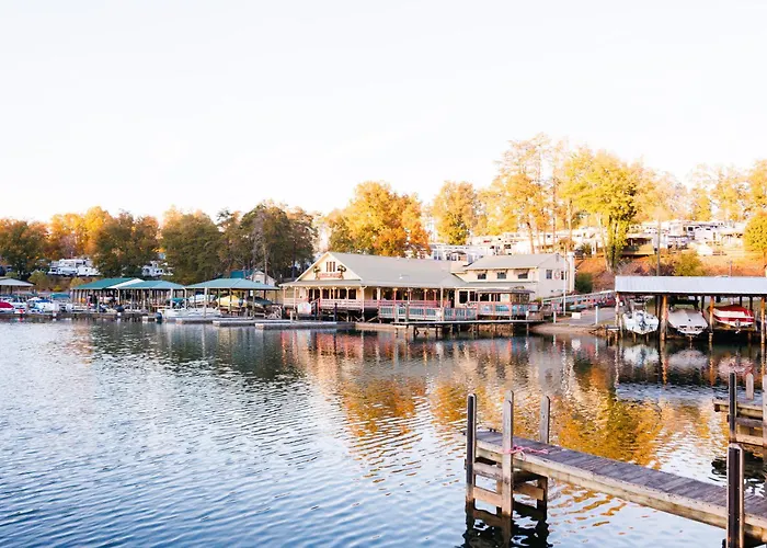 Halesford Harbour Resort - Smith Mountain Lake
