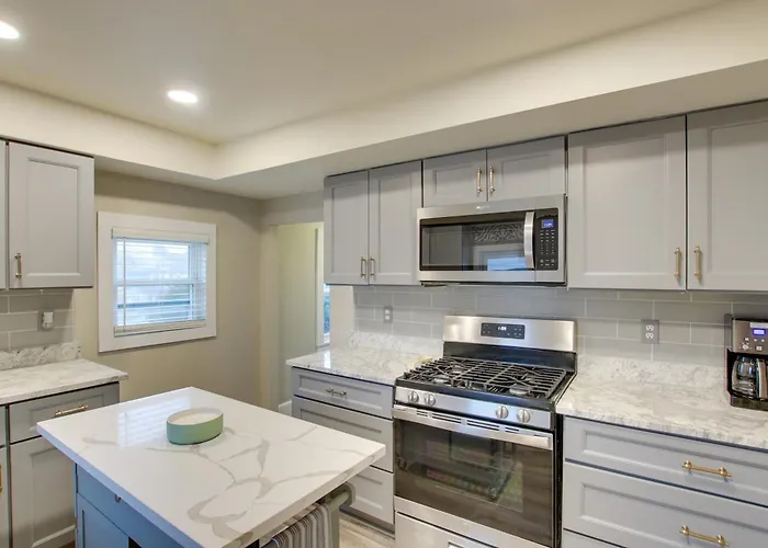 Coastal Comfort & Golfers' Paradise In Sheboygan!
