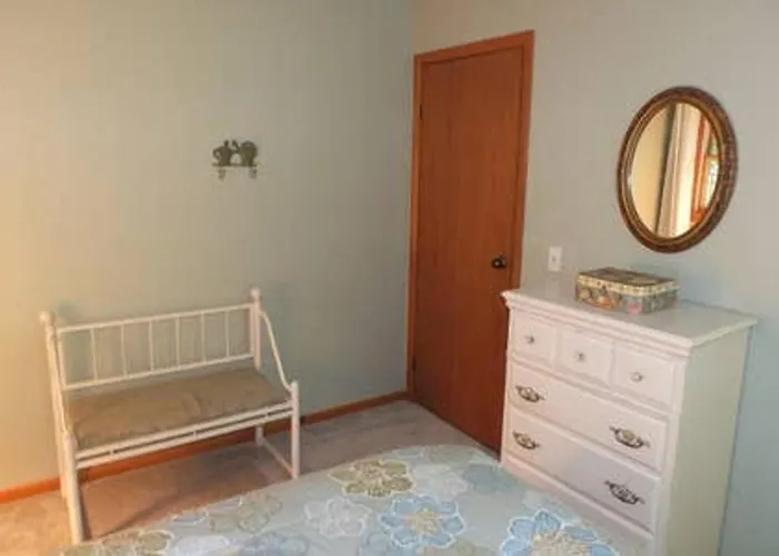 The Maple Cottage - Walk To Beach & Lake Michigan