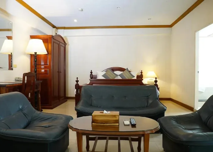 12Pm Bangkok Hotel