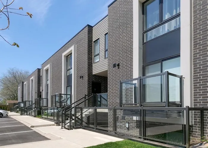 2Br Boho Townhouse - Walk To Falls, Free Parking