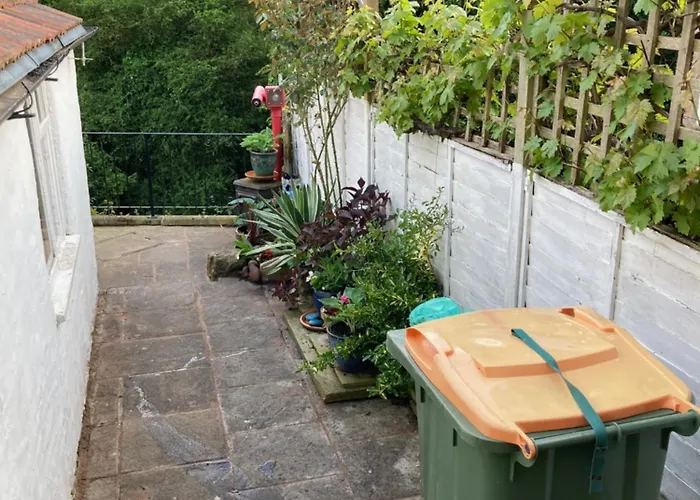 Holmedale Cottage With Outdoor Terrace In The Heart Of Robin Hoods Bay