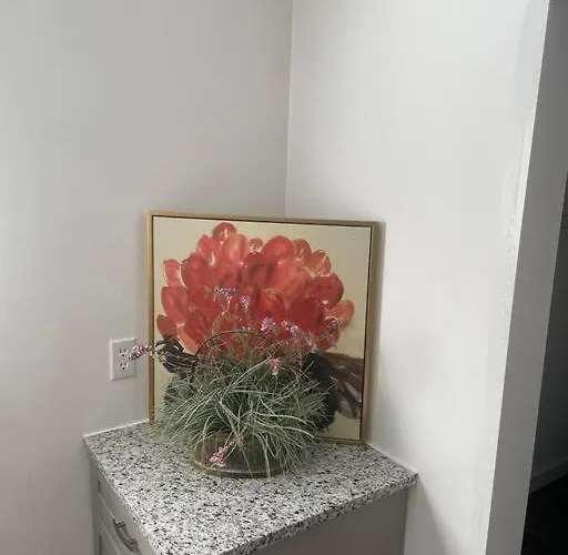 Old Farmhouse With Hot Tub In The Finger Lakes