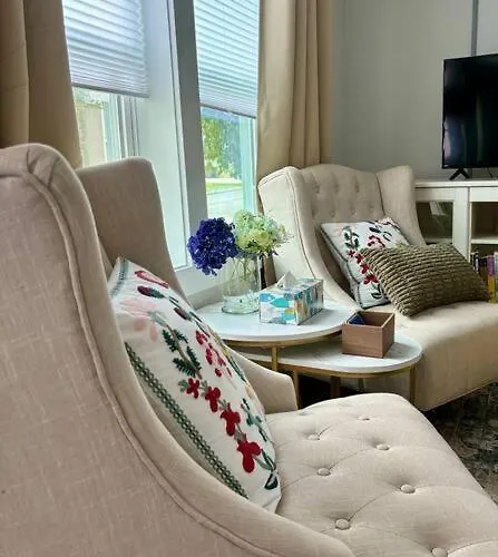 Updated, Fenced, Pet Friendly Downtown Cottage