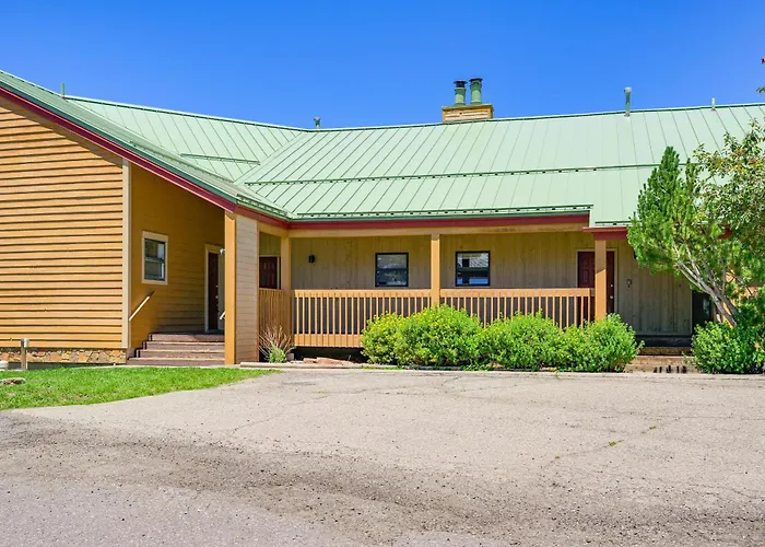 Dog-Friendly Pagosa Springs Studio: Grill & Views!