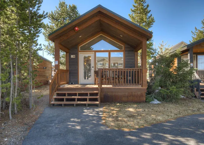Explorer Cabins At Yellowstone