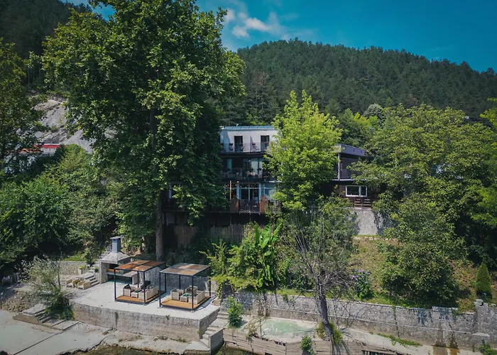 Hotel Tazz - River Front Oasis Collection