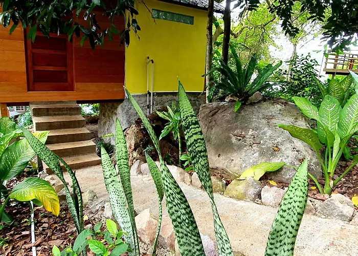 Santi Garden Bungalows