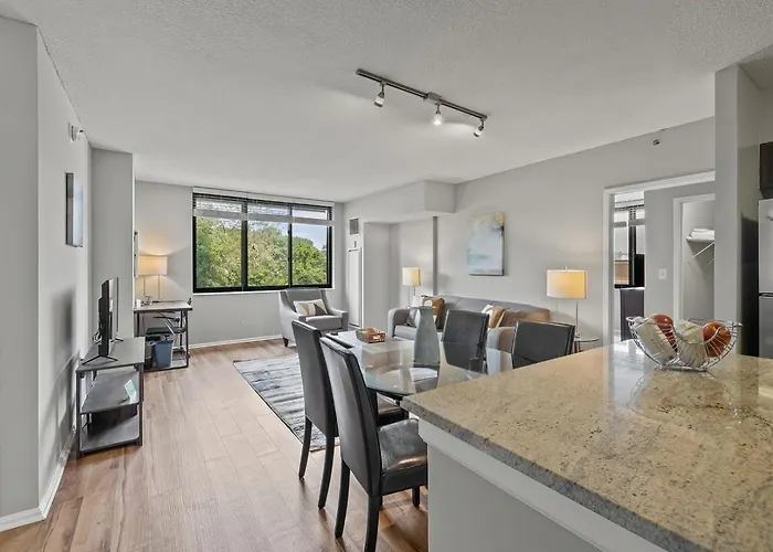 Modern Apt With Kitchen And Gym