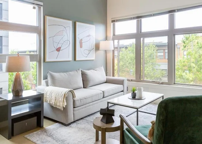 Landing Modern Apartment With Amazing Amenities