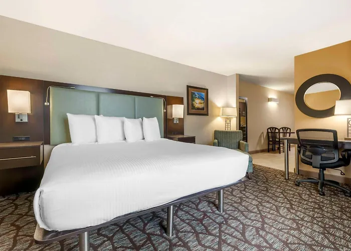 Best Western Plus Oceanside Palms