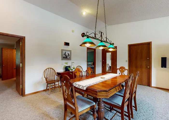 Cozy, Walkable Helena Apartment! Dogs Welcome