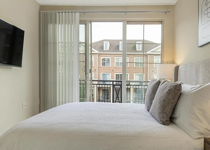 Landing Modern Apartment With Amazing Amenities