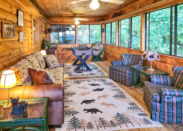 Smoky Mountain Cabin W/ Hot Tub & Views!