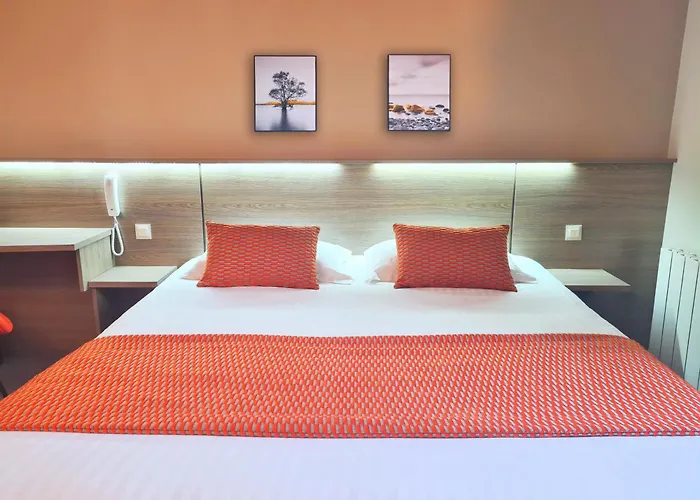 Brit Hotel Du Parc - Fougères