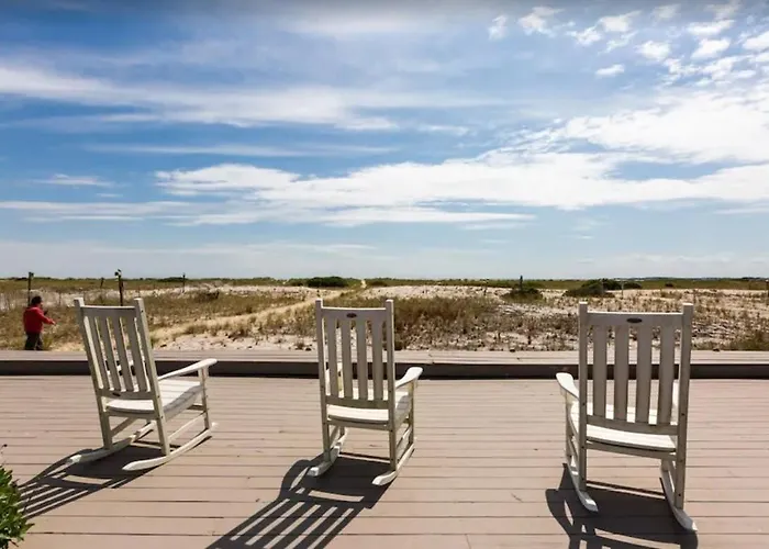 Serene Condo For Cozy Cape Getaway