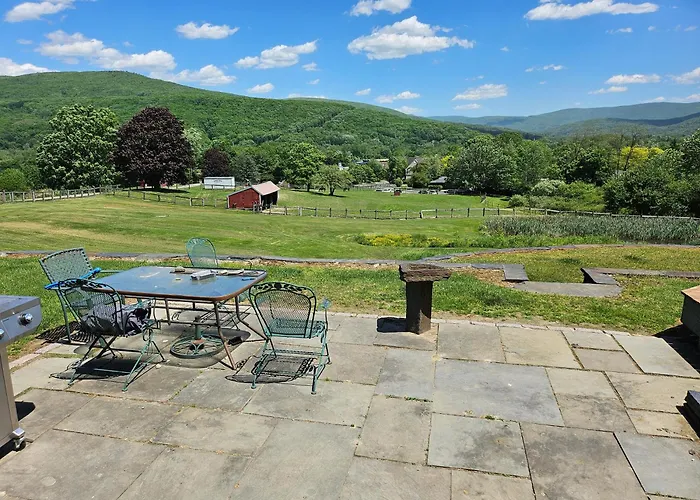 Clover Hill Farm & Country Inn