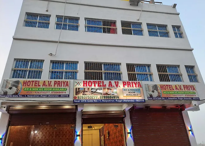 Super Hotel O Av Priya