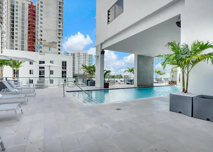 Skyline - Rooftop Pools, Spa, Walk To Downtown & Brickell