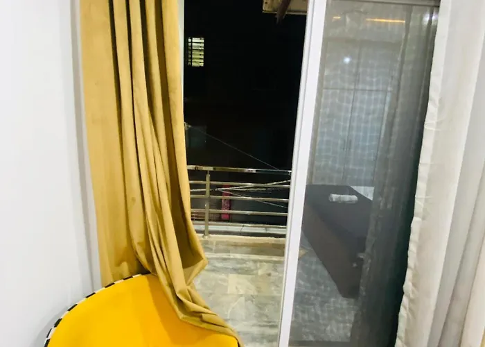Dastak Hotel