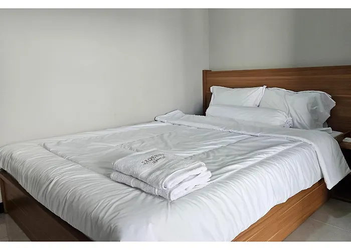 Guest House Saqeena Syariah Near Blitar Park Redpartner