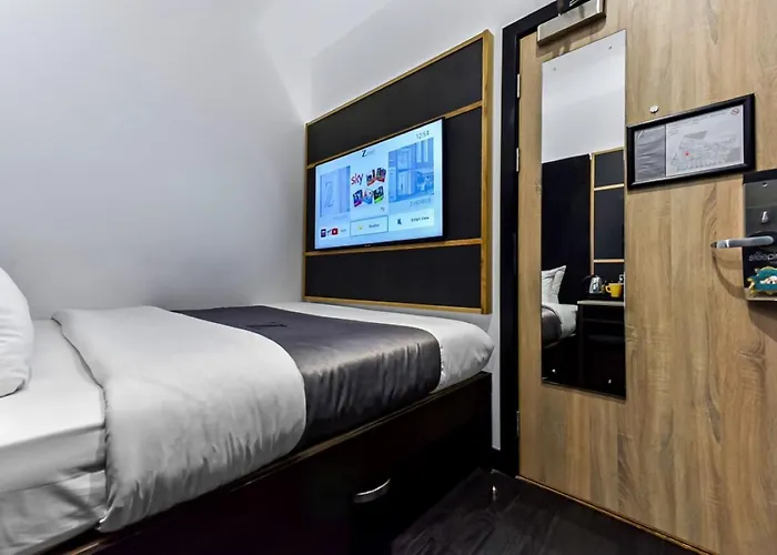 The Z Hotel Trafalgar