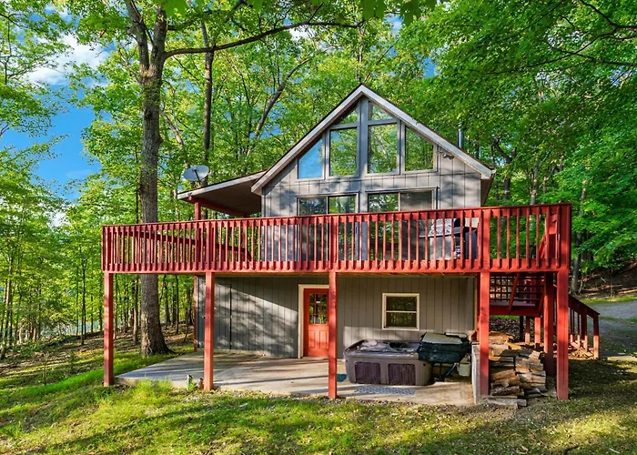 Mountain Cabin W Hot Tub & Deck
